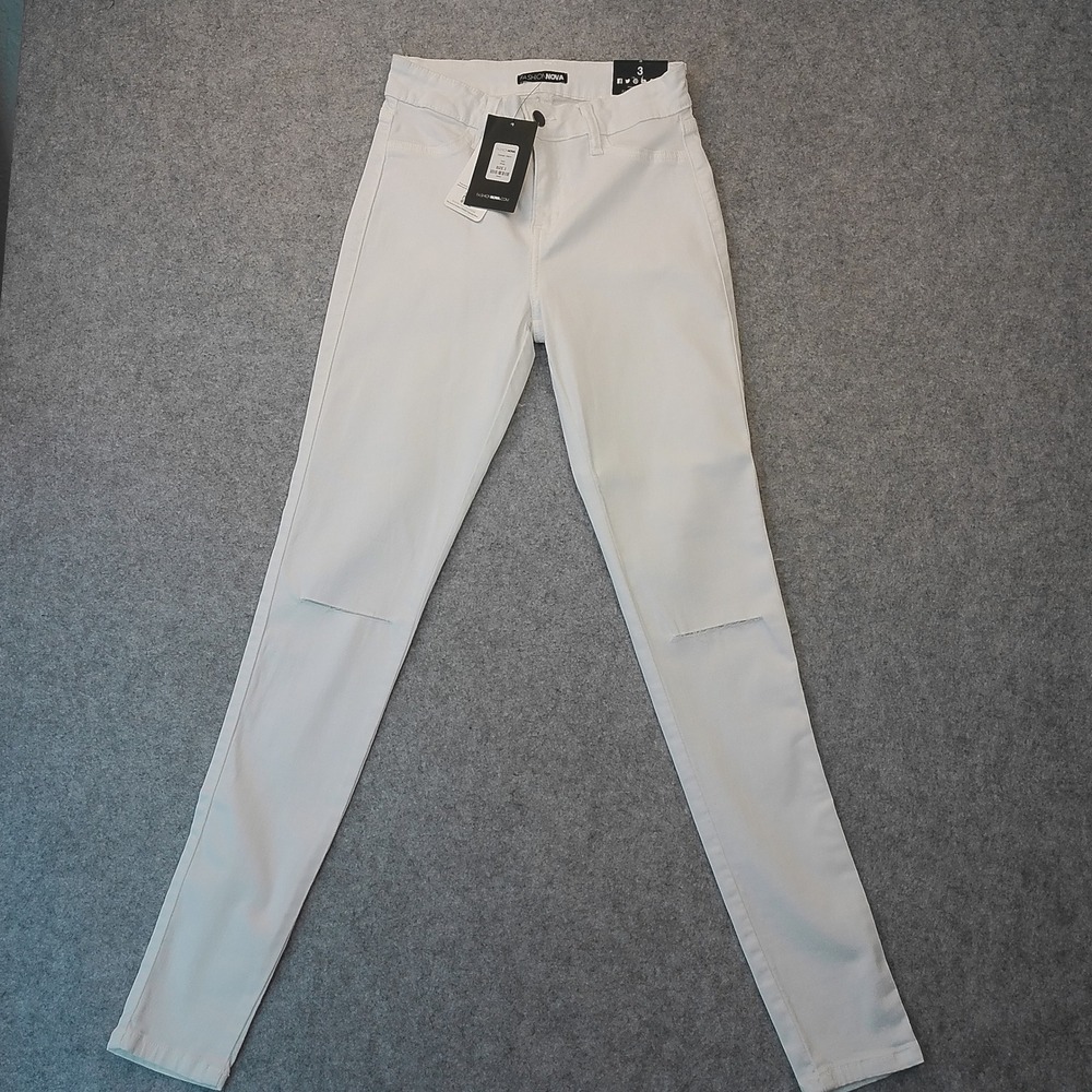 Fashion Nova Canopy Jeans White High Rise Distressed Skinny Size 3 NWT